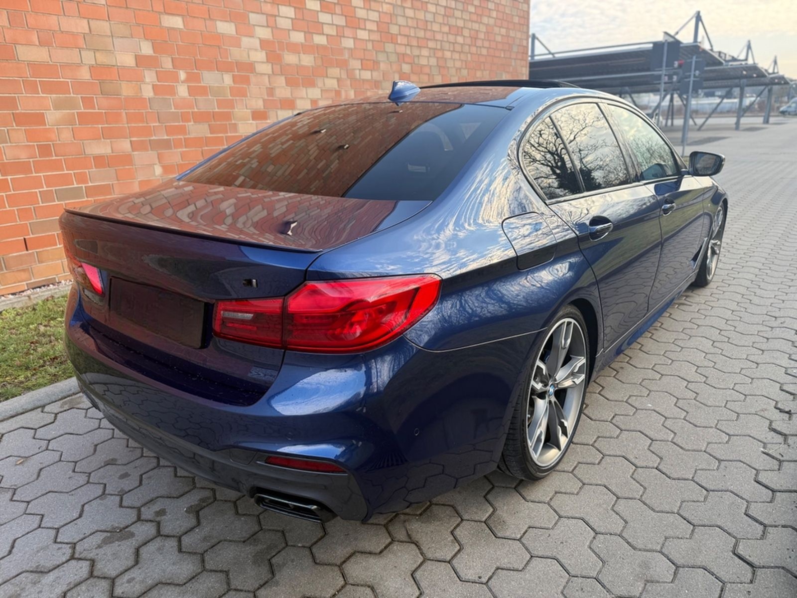 BMW M550i-X.DRIVE-SOFT-HUD-APP-MEMORY-SHD-DAB-ALU foto 5