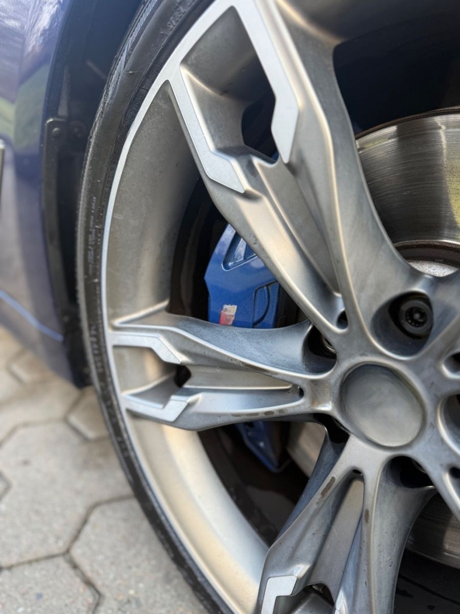 BMW M550i-X.DRIVE-SOFT-HUD-APP-MEMORY-SHD-DAB-ALU foto 8