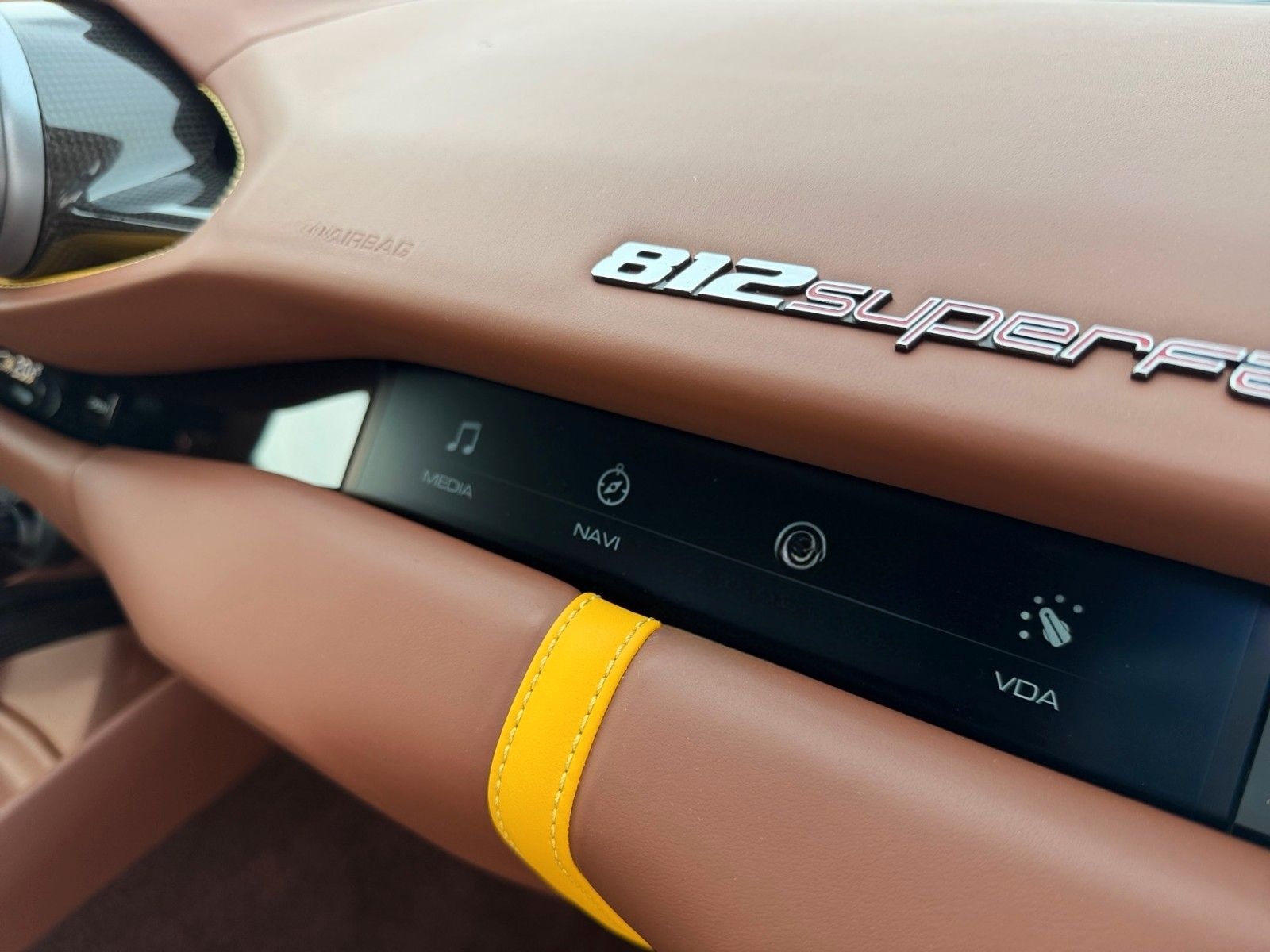Ferrari 812 Superfast Carbon/Lift/Beifahrerdisplay foto 15