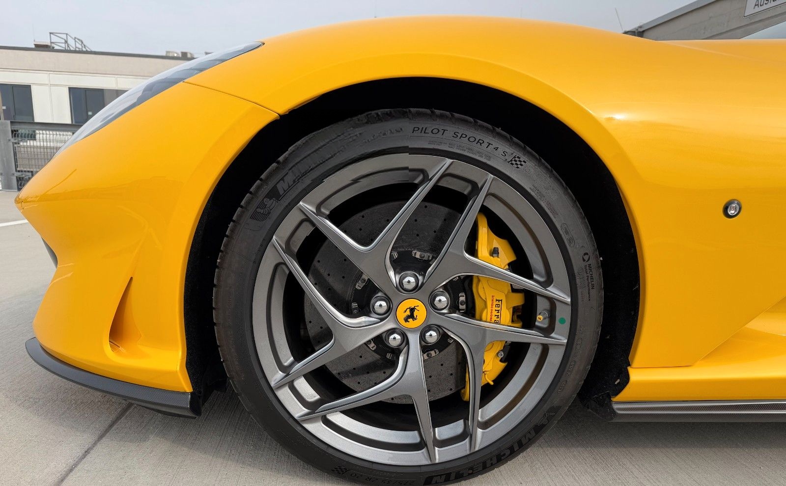Ferrari 812 Superfast Carbon/Lift/Beifahrerdisplay foto 9
