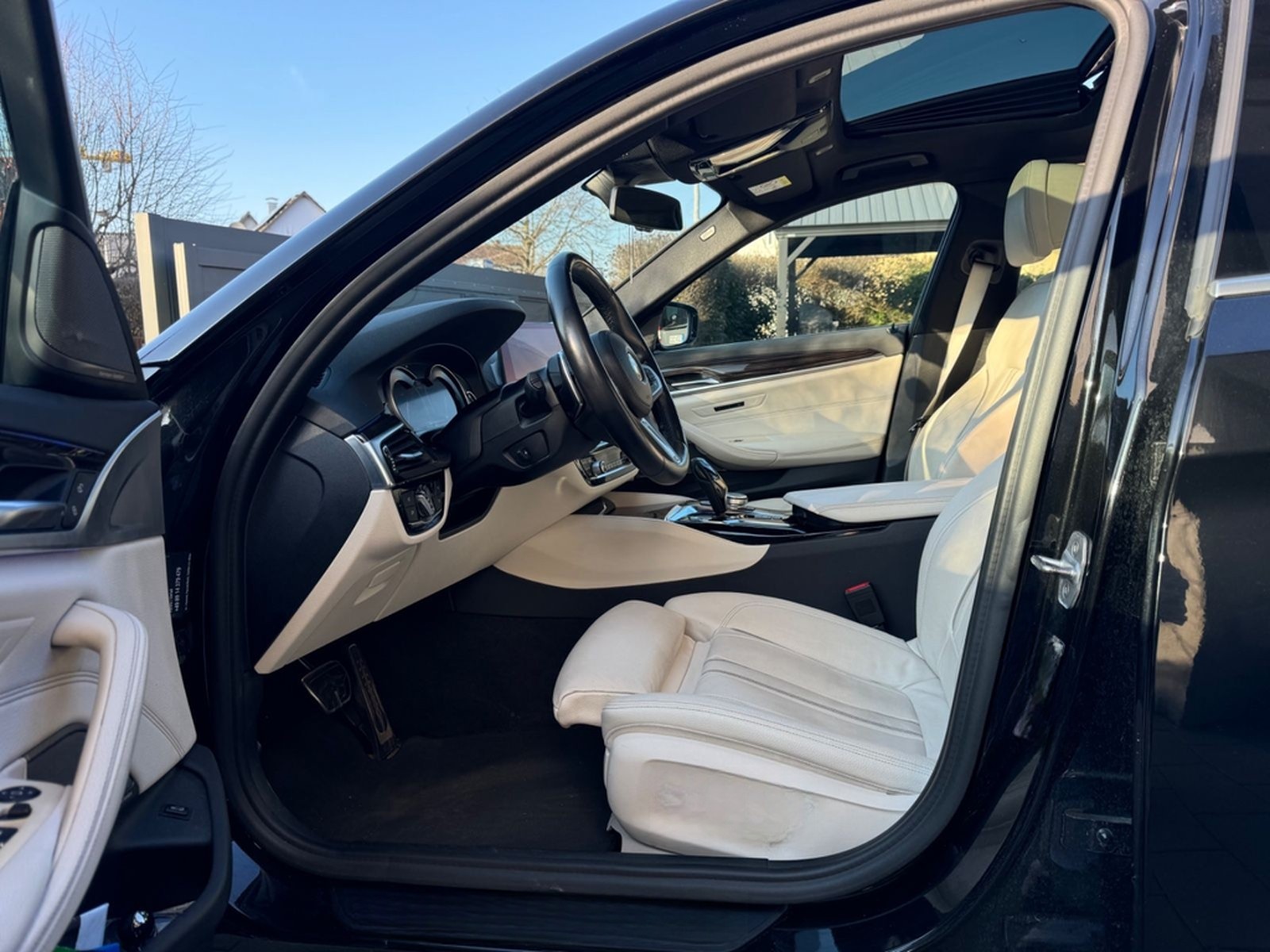 BMW 520d M Paket Glasdach HUD Harman Kardon foto 6
