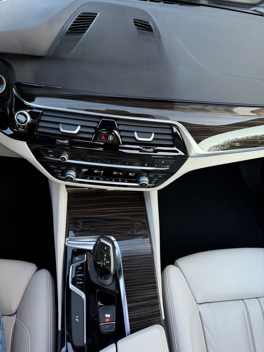 BMW 520d M Paket Glasdach HUD Harman Kardon foto 7