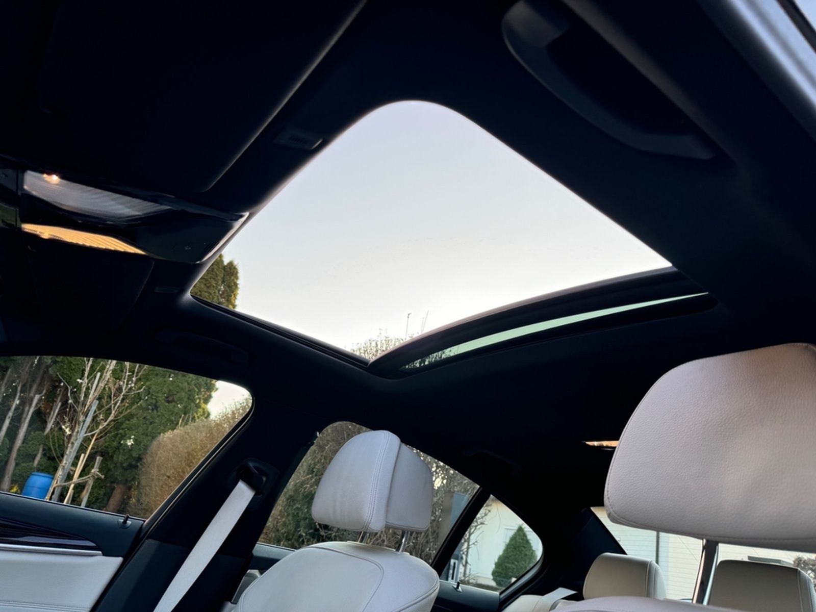 BMW 520d M Paket Glasdach HUD Harman Kardon foto 8