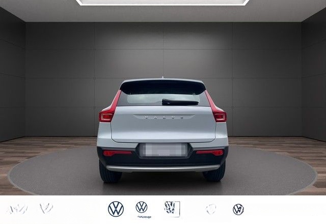 Volvo XC40 T2 2WD *Momentum Pro*Navi+CarPlay+RFK+Stzhz foto 4