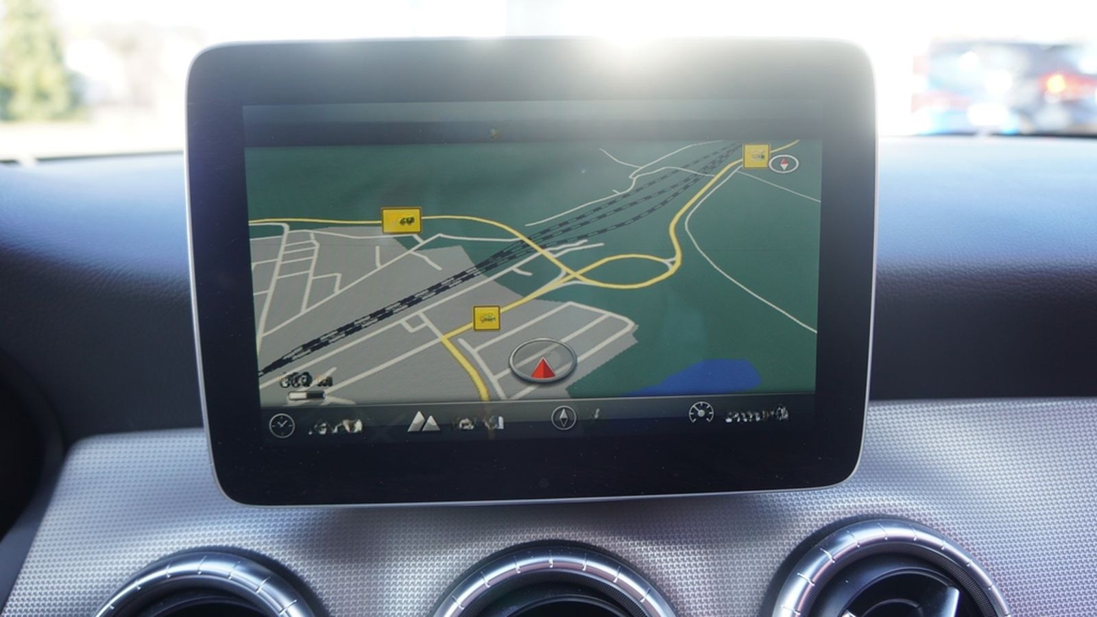 Mercedes-Benz CLA 180 Shooting Brake LED Navi Kamera Tempomat foto 17