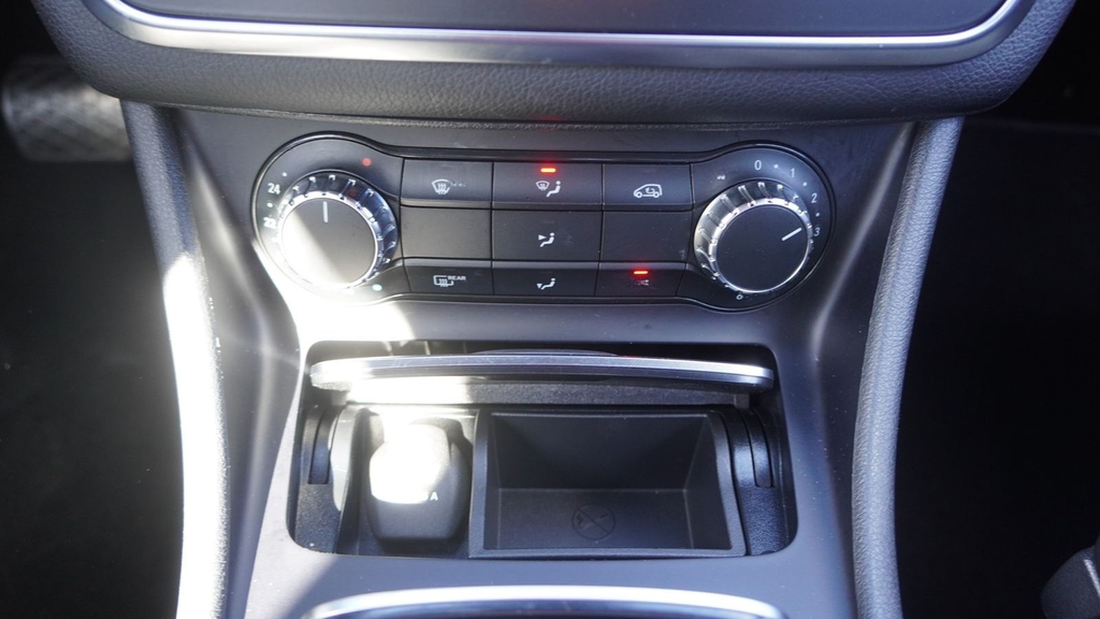 Mercedes-Benz CLA 180 Shooting Brake LED Navi Kamera Tempomat foto 22