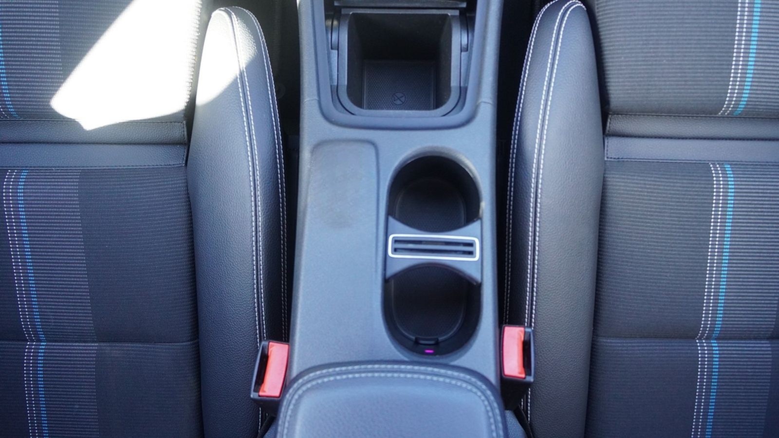 Mercedes-Benz CLA 180 Shooting Brake LED Navi Kamera Tempomat foto 23