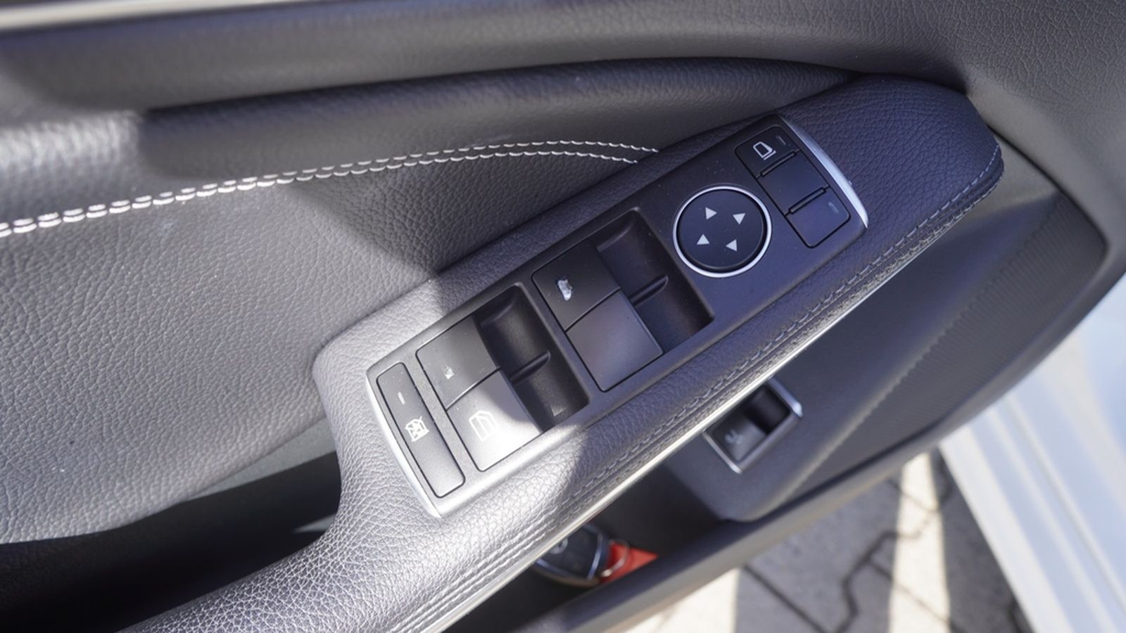 Mercedes-Benz CLA 180 Shooting Brake LED Navi Kamera Tempomat foto 26
