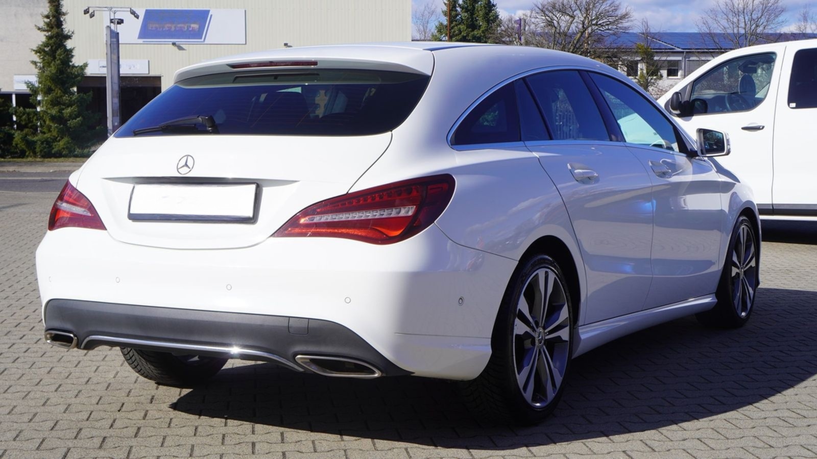 Mercedes-Benz CLA 180 Shooting Brake LED Navi Kamera Tempomat foto 6