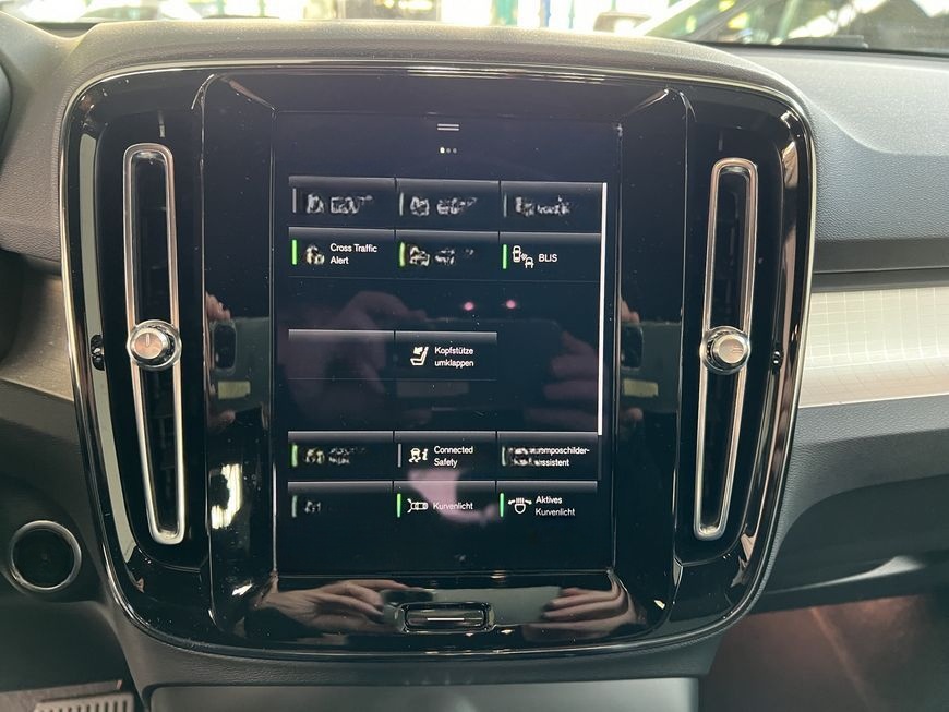 Volvo XC40 T3 Momentum-Pro Aut ACC BLIS Navi Voll-LED  foto 24