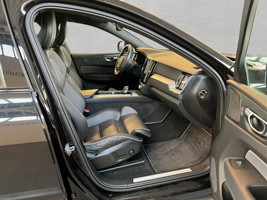 Volvo XC60 B5 AWD R-Design Aut 360° PilotAssist BLIS 1 foto 18