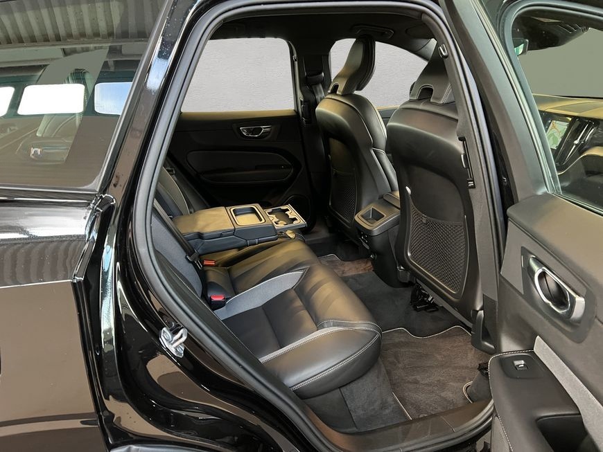 Volvo XC60 B5 AWD R-Design Aut 360° PilotAssist BLIS 1 foto 20