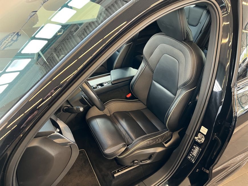 Volvo XC60 B5 AWD R-Design Aut 360° PilotAssist BLIS 1 foto 25