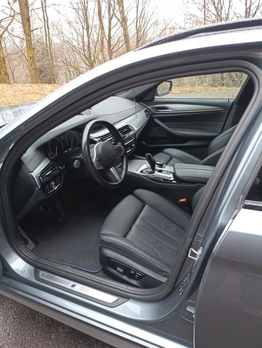 BMW 540i xDrive Touring A - foto 16