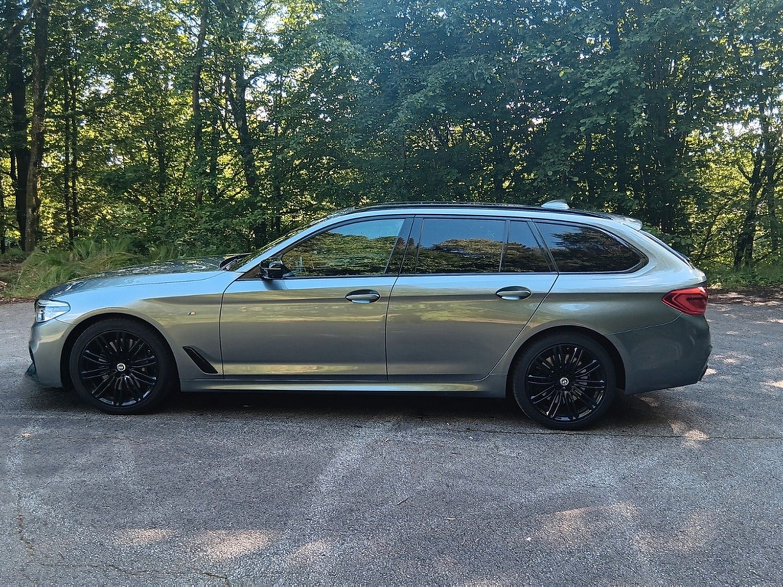 BMW 540i xDrive Touring A - foto 5