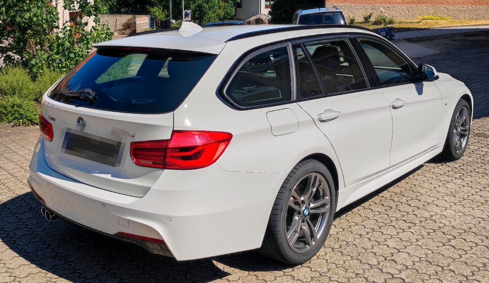 BMW 330d xDrive Touring M Sport Automatic M Sport foto 2