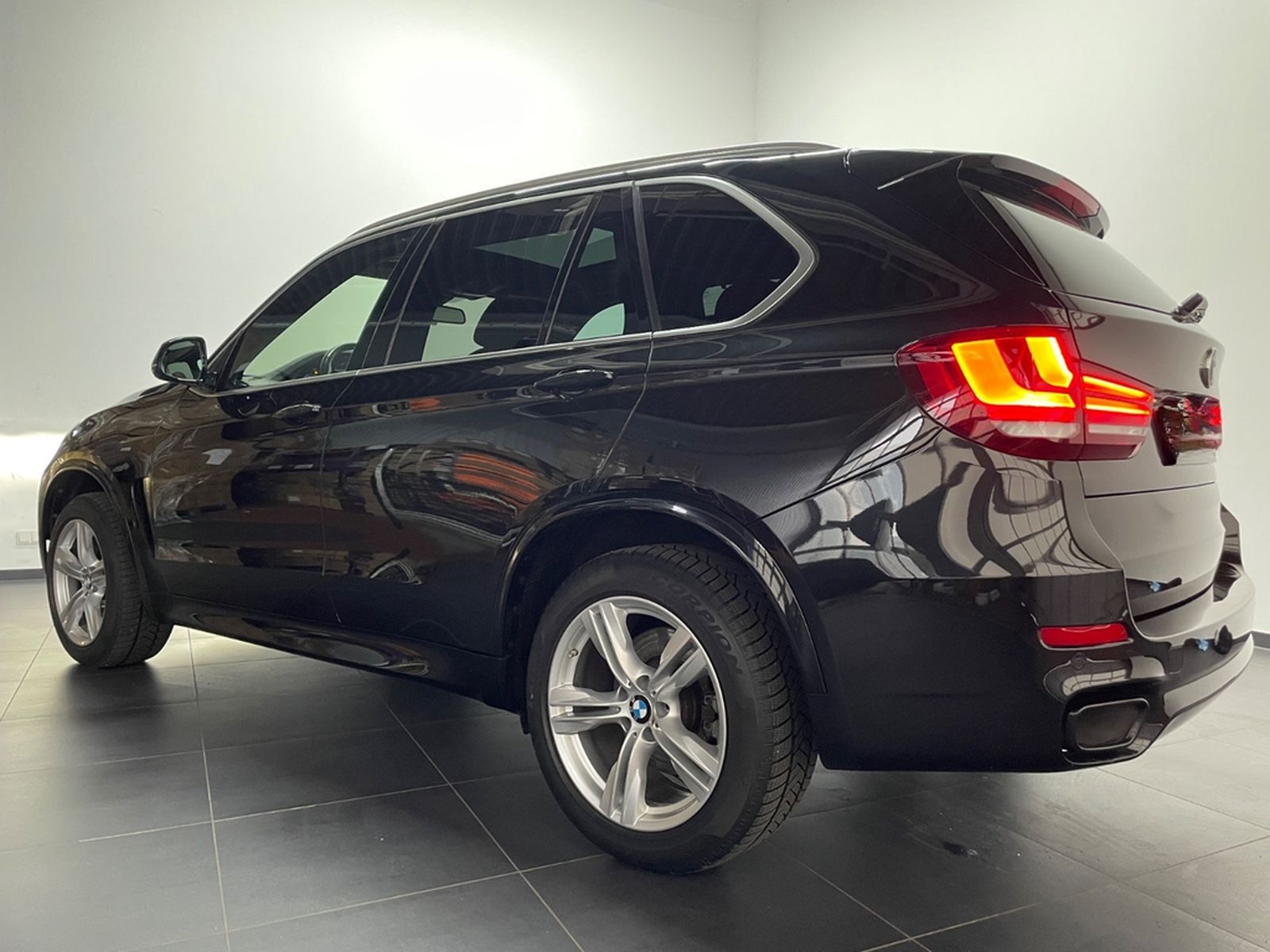 BMW X5 xDrive40d+M-Sport+HUD+STHZ+LED+H&K+PANO+NIGHT foto 6