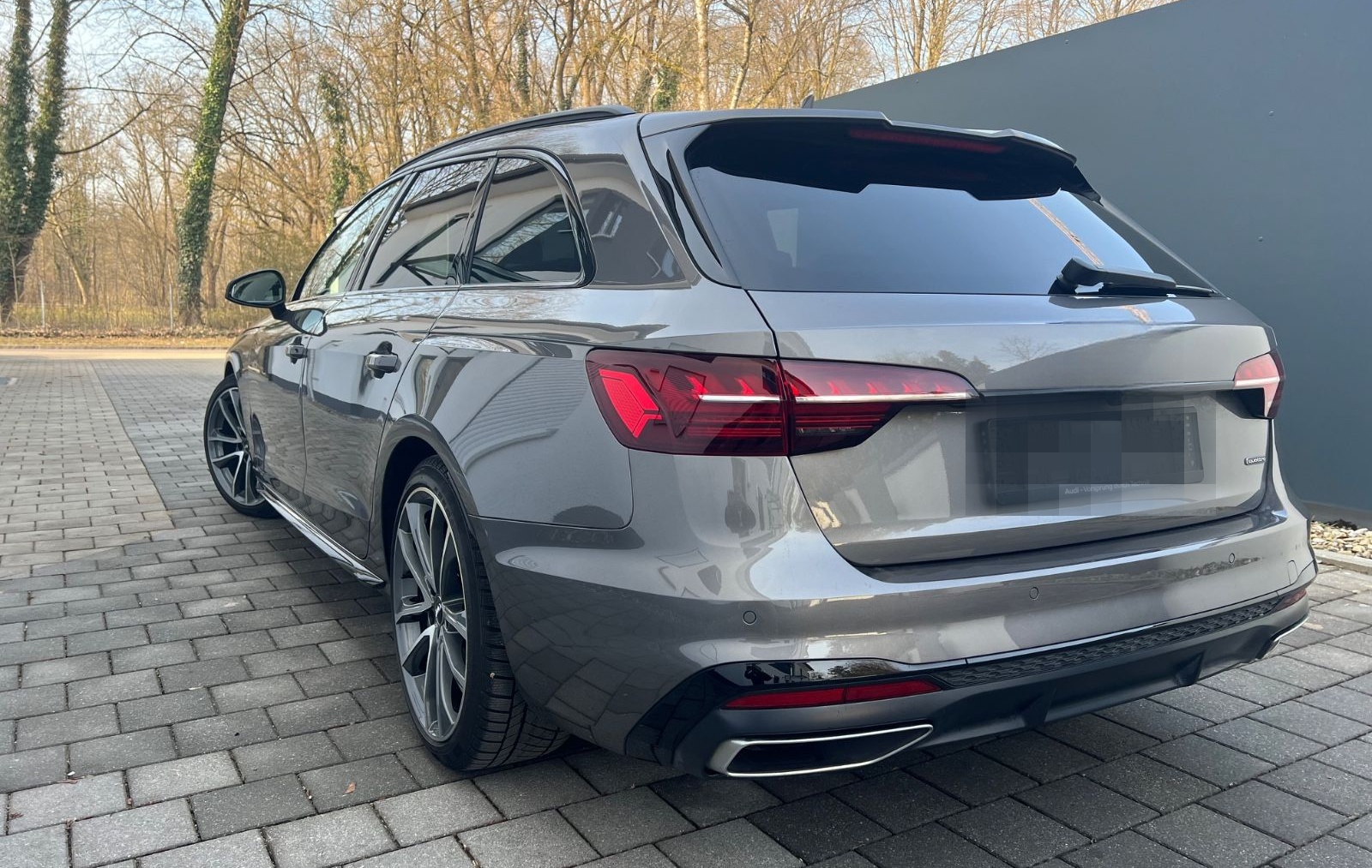 Audi A4 Avant 45 TFSI quattro Edition One Matrix foto 2