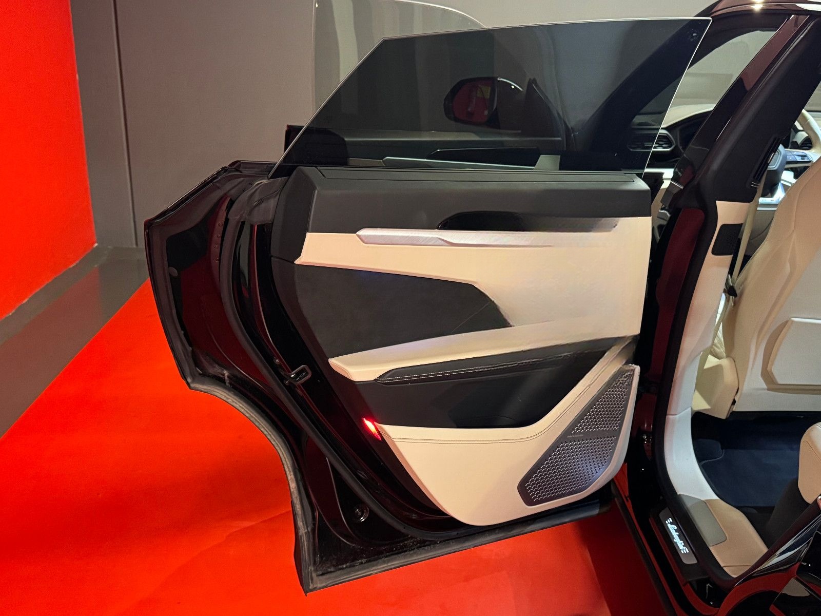 Lamborghini Urus/4.0 V8 650PS/1.HAND/PANO/22"/ALLE SERVICE! foto 17