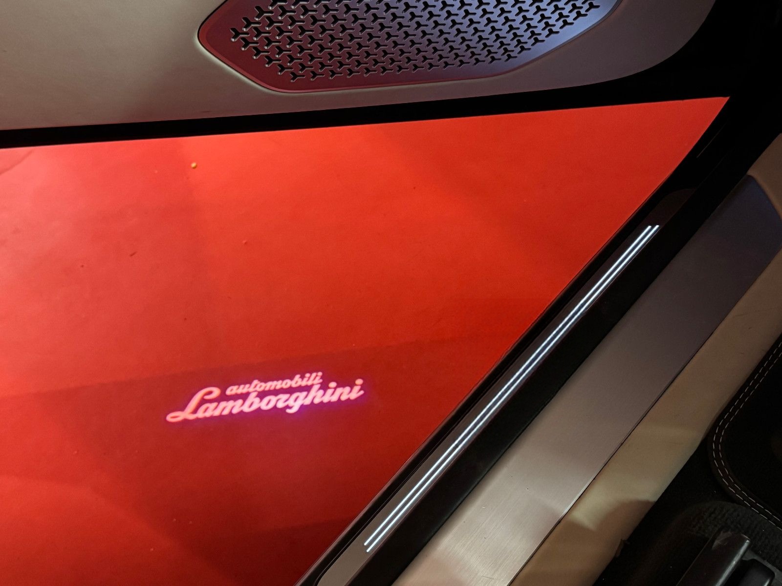 Lamborghini Urus/4.0 V8 650PS/1.HAND/PANO/22"/ALLE SERVICE! foto 8