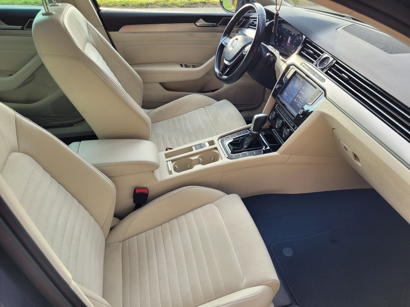 Volkswagen Passat 2.0 TDI SCR 176kW DSG 4MOT Highline foto 12