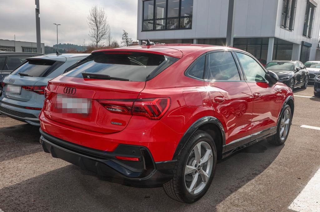 Audi Q3 Sportback S-line 45 TFSI quattro MATRIX+PANO foto 2