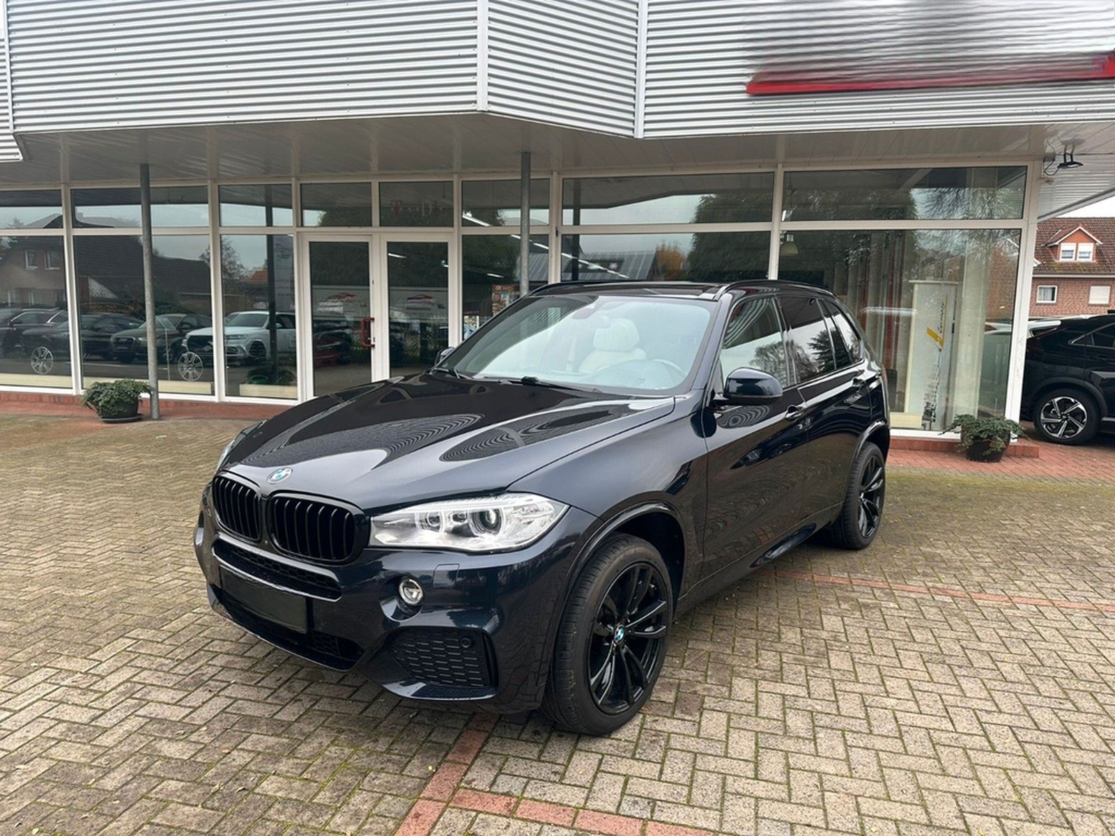 BMW X5 xDrive50i *KAM*TOP*AHK*AMBIENTE*M-PAKET foto 2