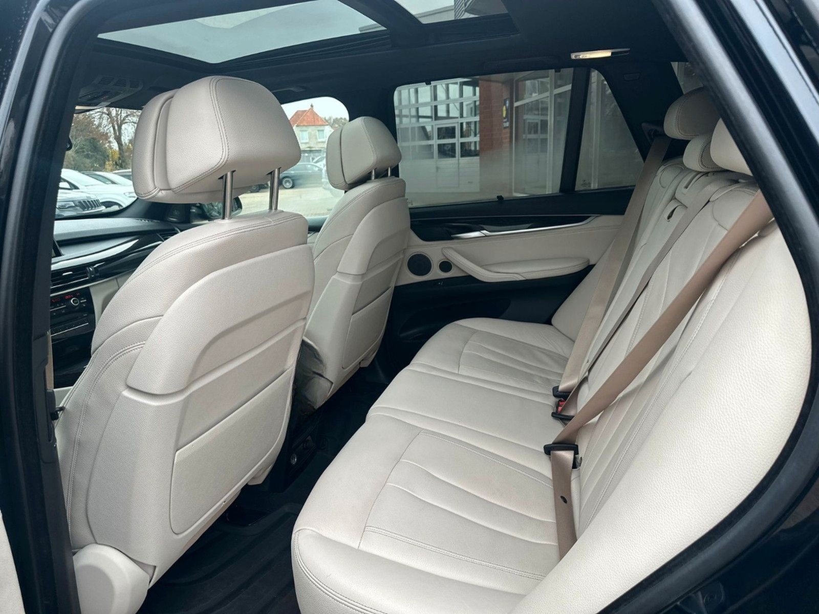 BMW X5 xDrive50i *KAM*TOP*AHK*AMBIENTE*M-PAKET foto 16