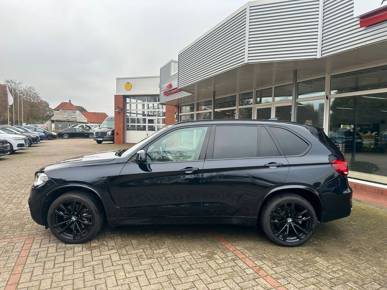 BMW X5 xDrive50i *KAM*TOP*AHK*AMBIENTE*M-PAKET foto 4