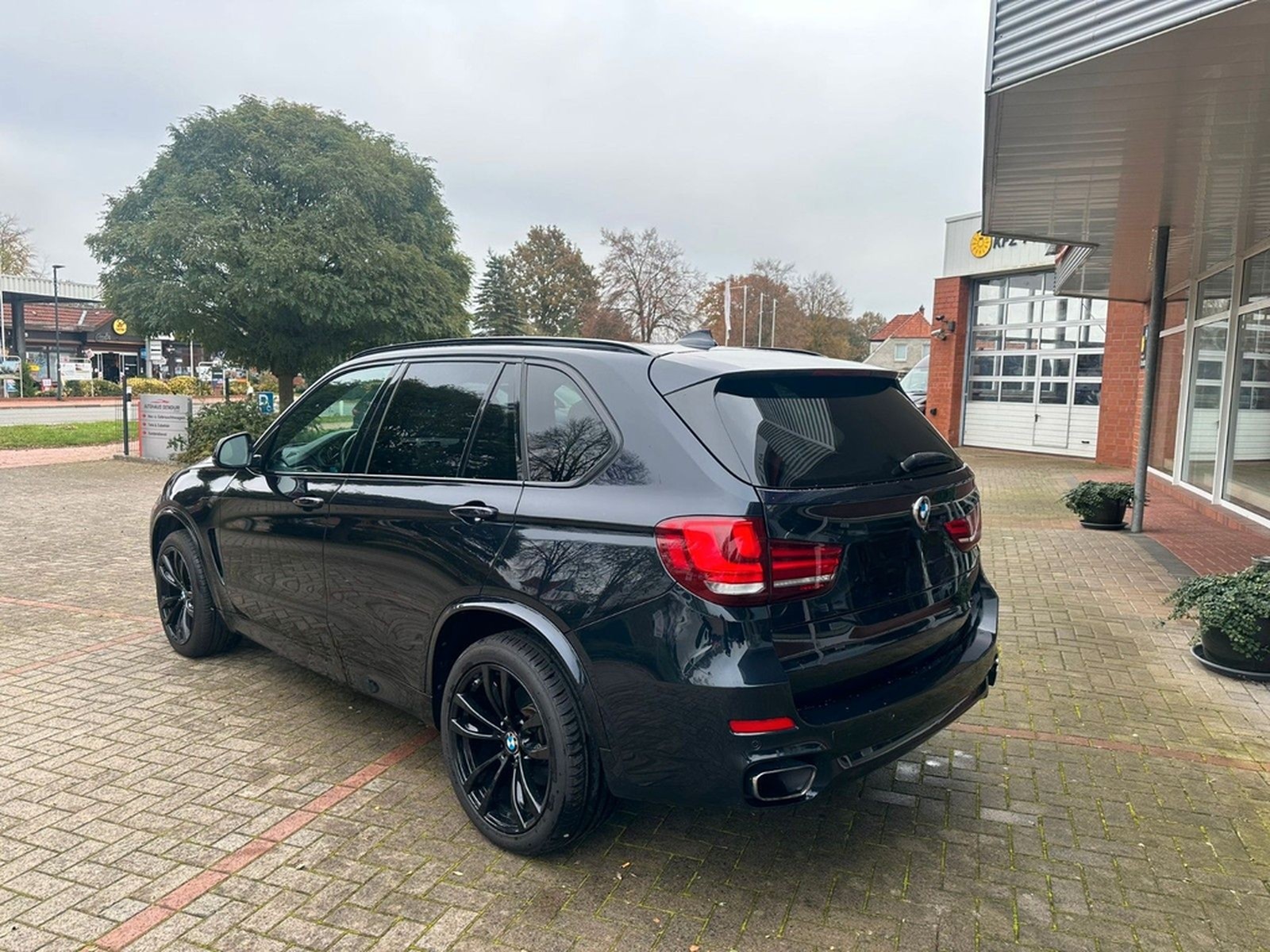 BMW X5 xDrive50i *KAM*TOP*AHK*AMBIENTE*M-PAKET foto 5