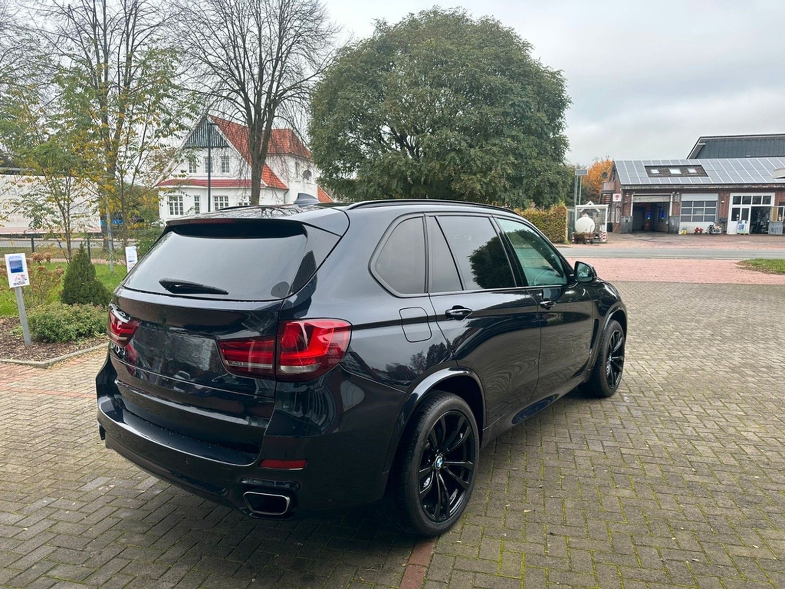 BMW X5 xDrive50i *KAM*TOP*AHK*AMBIENTE*M-PAKET foto 7