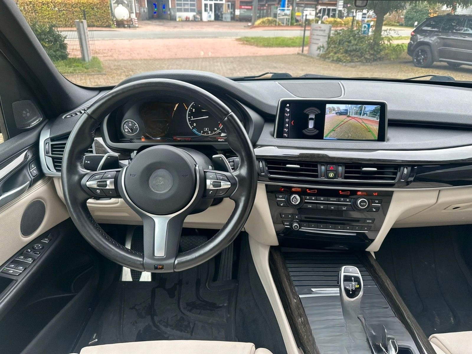 BMW X5 xDrive50i *KAM*TOP*AHK*AMBIENTE*M-PAKET foto 10