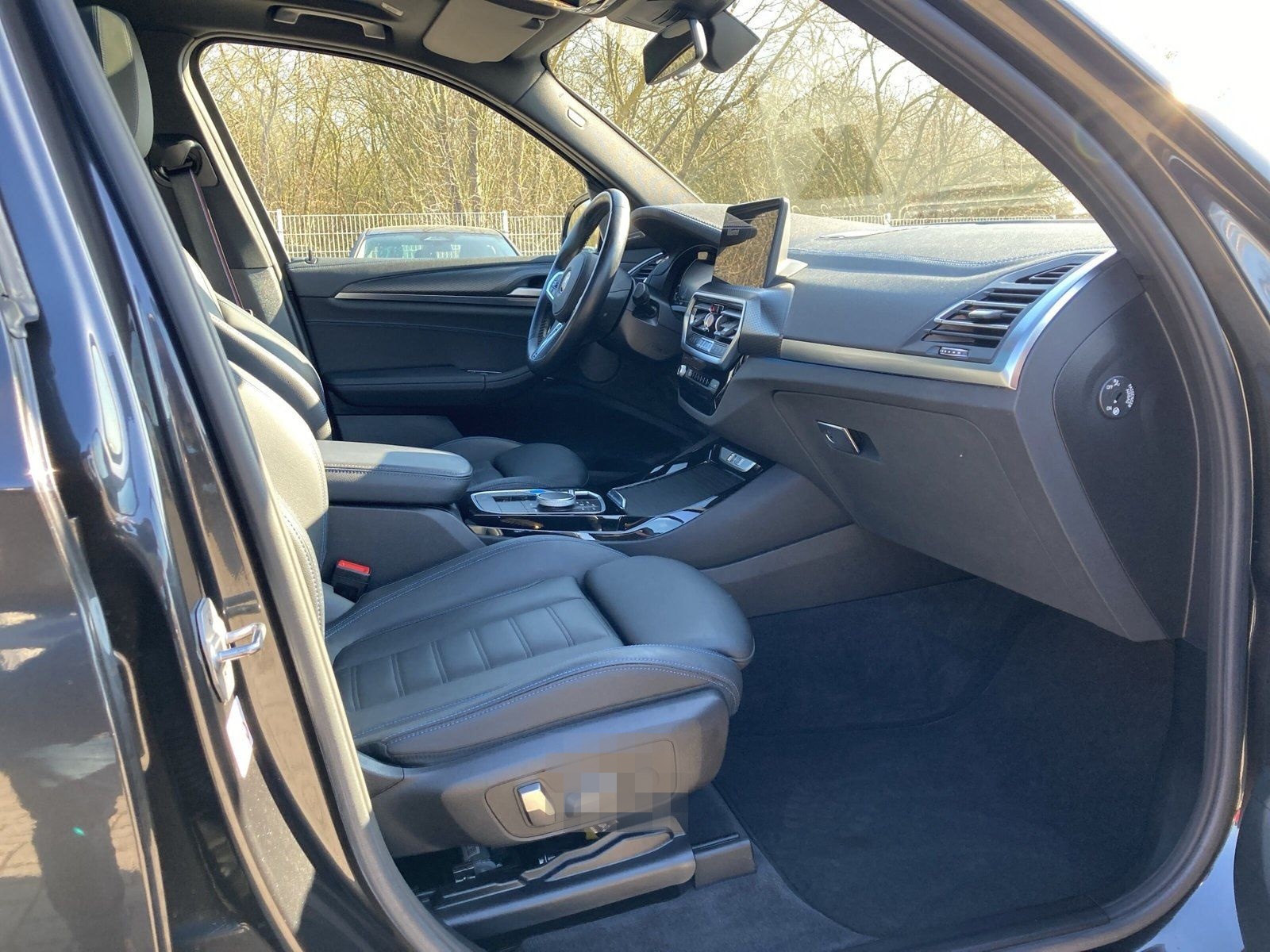 BMW iX3 M-Sport Laser Head-Up 360° AHK Navi Pano foto 11