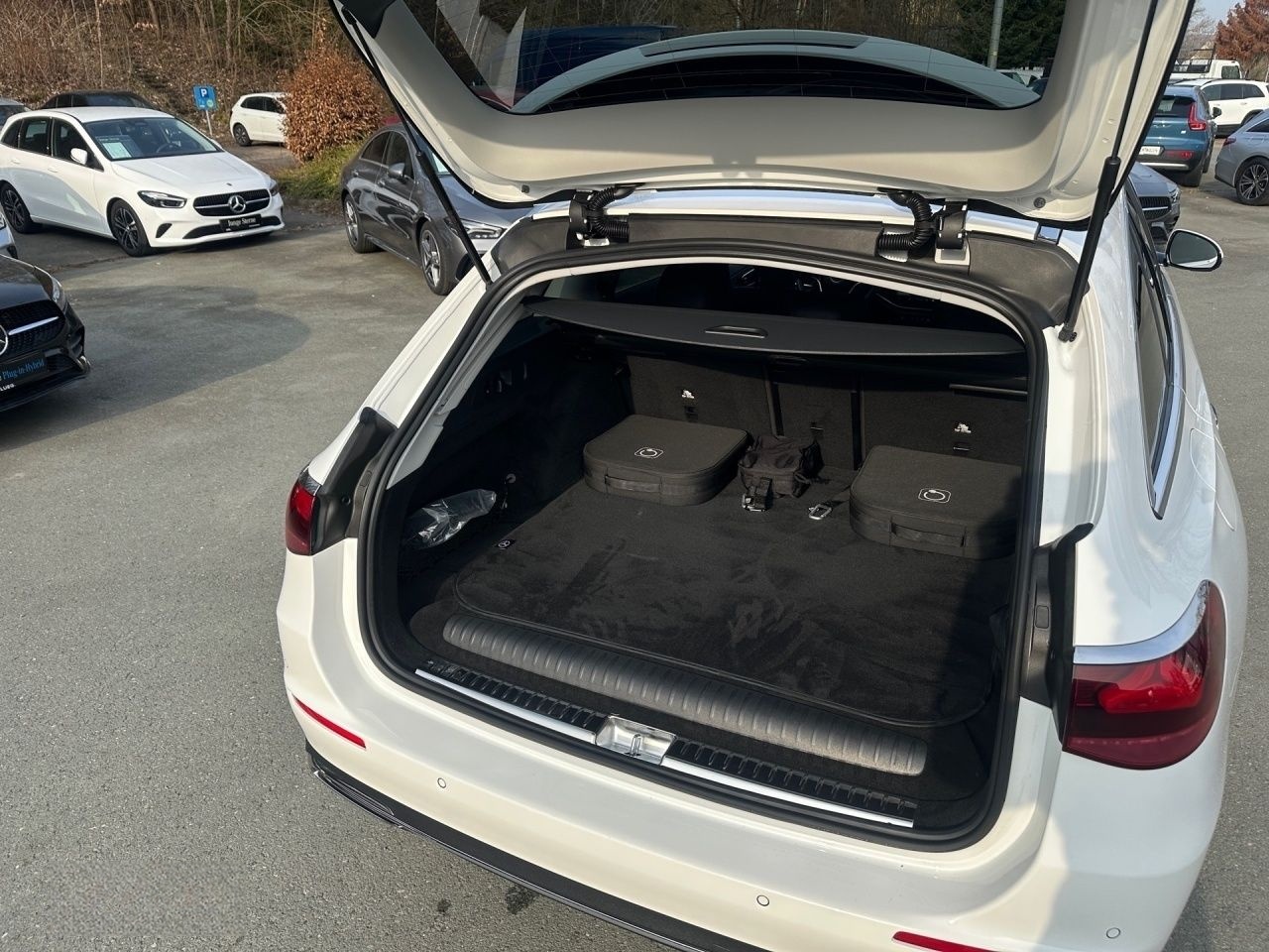 Mercedes-Benz E 300 T de AVANTGARDE+SUPERSCREEN+AHK+BURMESTER foto 16