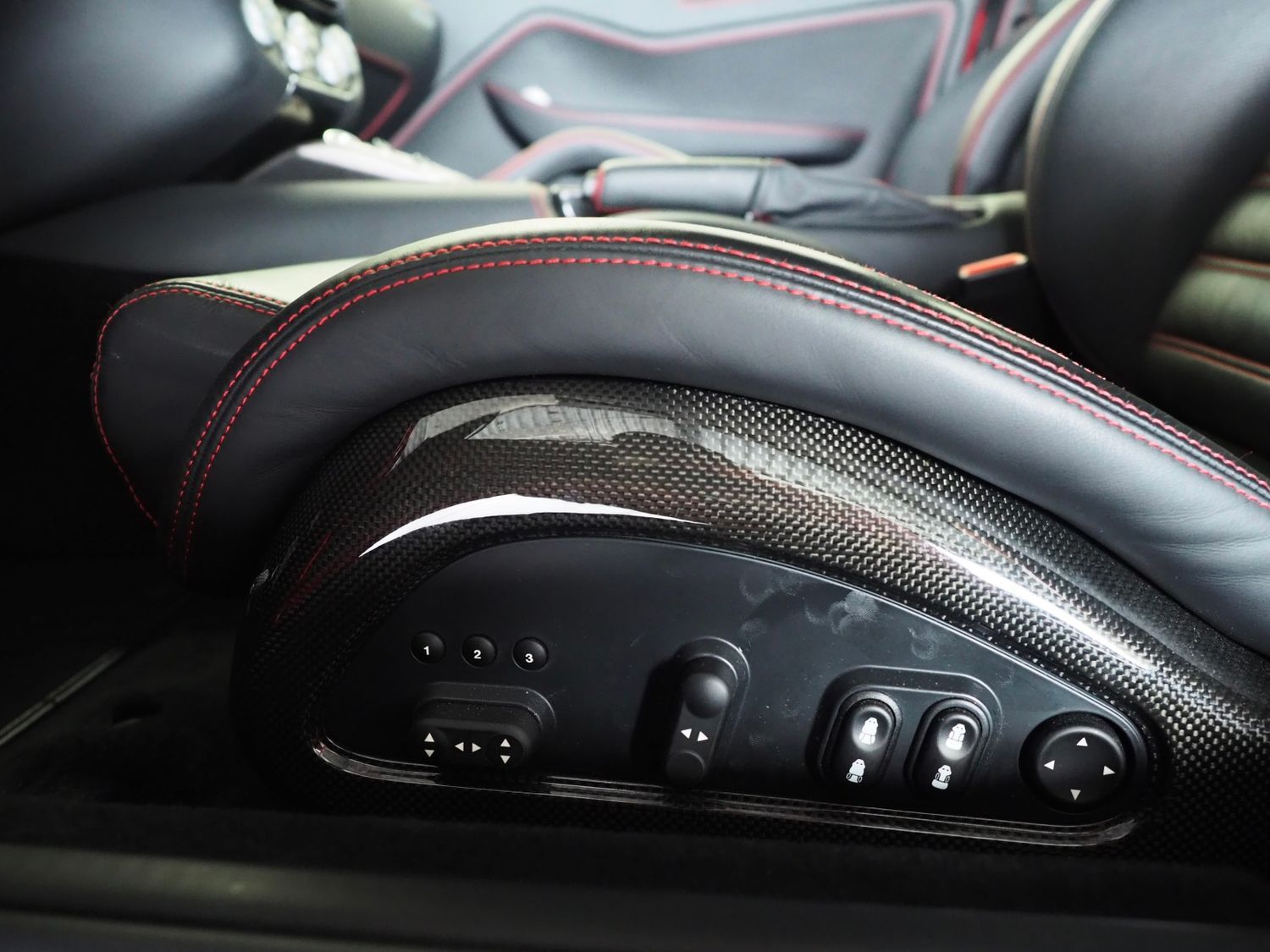 Ferrari 599 GTB Fiorano F1 CARBON by MOBILISTA foto 25