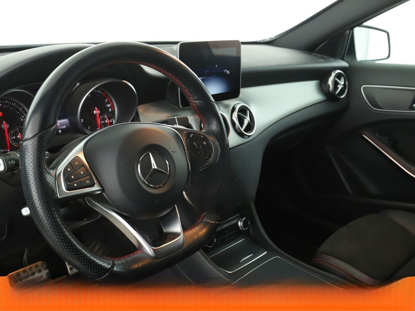 Mercedes-Benz GLA-Klasse GLA 220 4Matic AMG Line Aut.*NAV*LED* foto 11