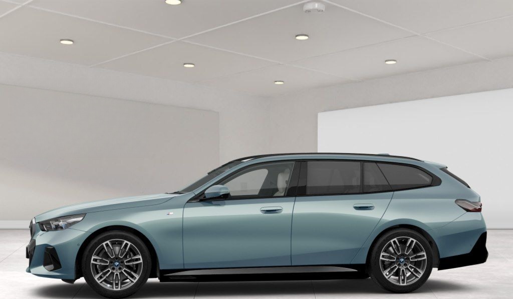 BMW i5 eDrive40 Touring M Sport 19" Pano foto 6