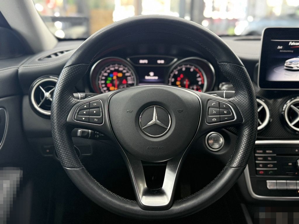 Mercedes-Benz CLA 180 Shooting Brake Urban Style Edition, LED foto 7