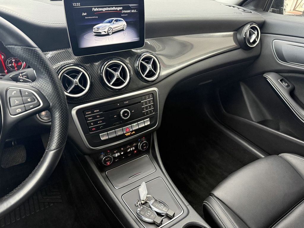 Mercedes-Benz CLA 180 Shooting Brake Urban Style Edition, LED foto 10