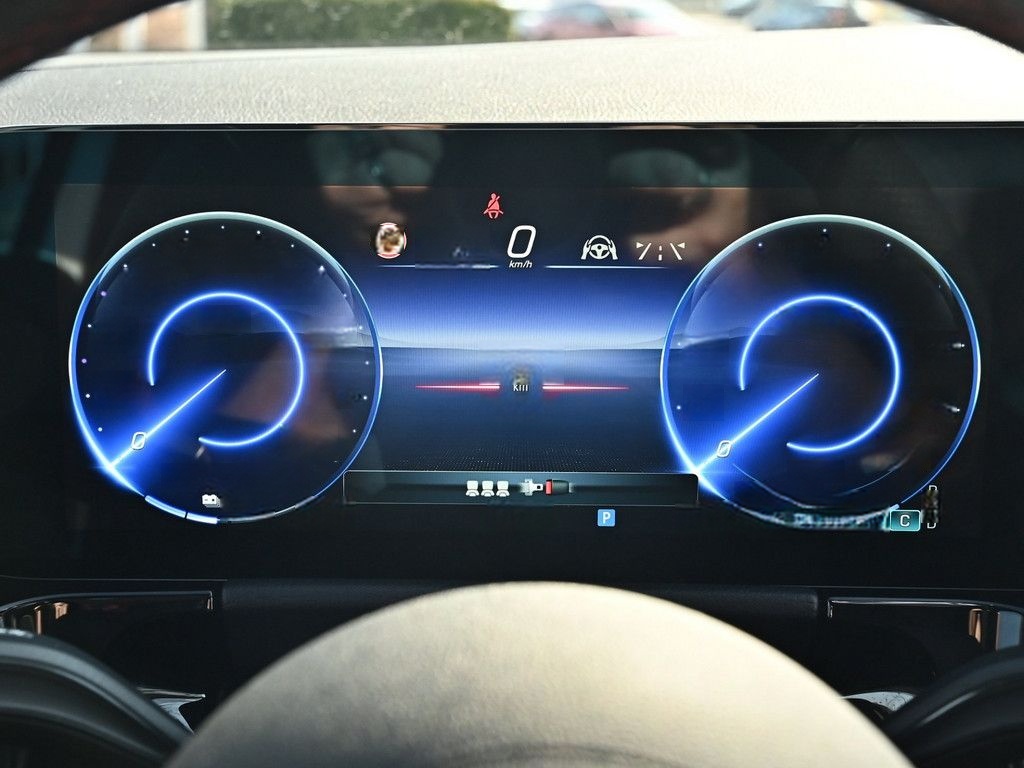 Mercedes-Benz EQA 300 4M AMG Sport Advanced+ Distr. LED Kamera foto 18