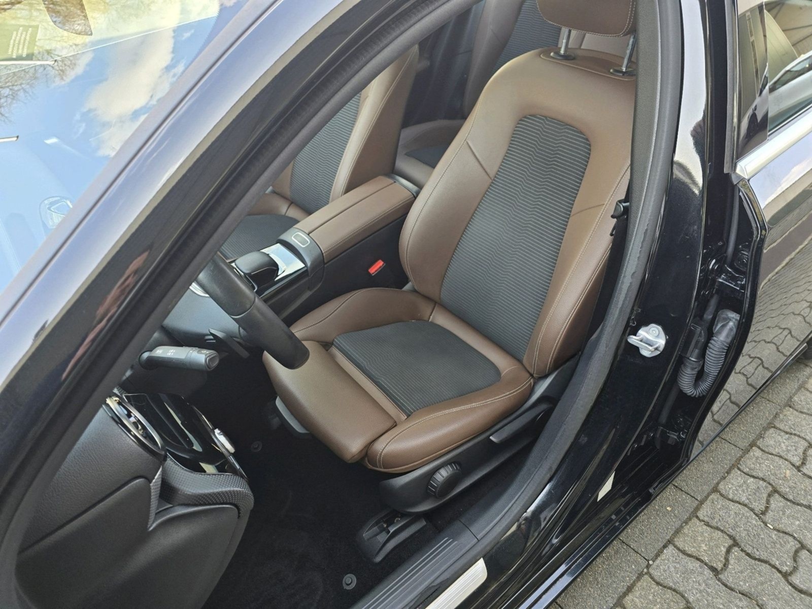 Mercedes-Benz A 200 Progressive*PANO-DACH*NAVIGATION*SITZHEIZU foto 2
