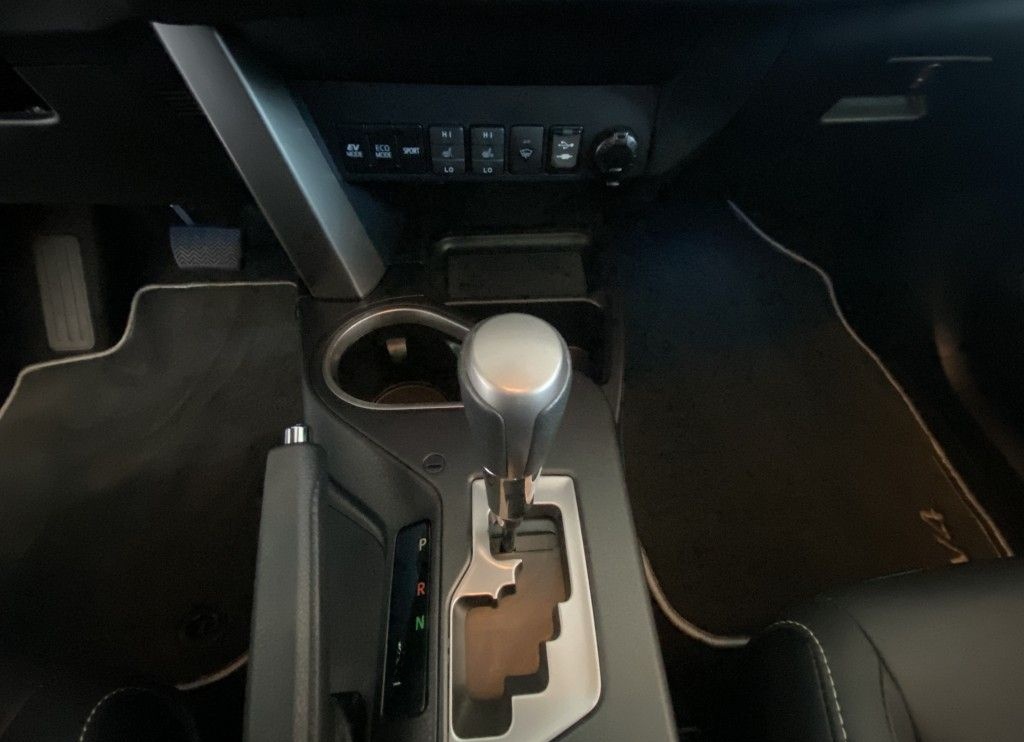 Toyota RAV 4 2.5 4x2 Hybrid Executive foto 16