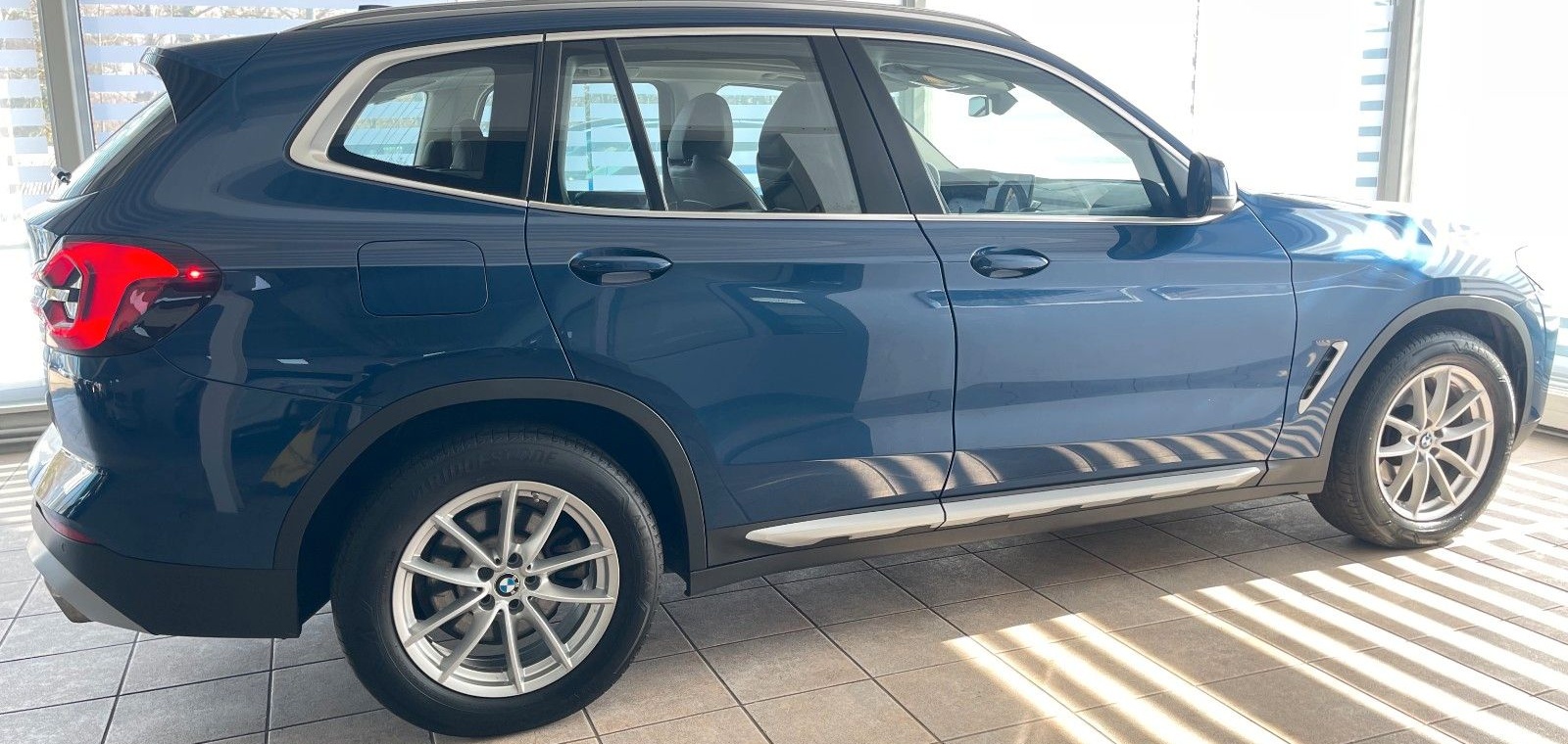 BMW X3 xD20d Facelift PANO KAM HiFi LEDER Unfallfrei foto 6