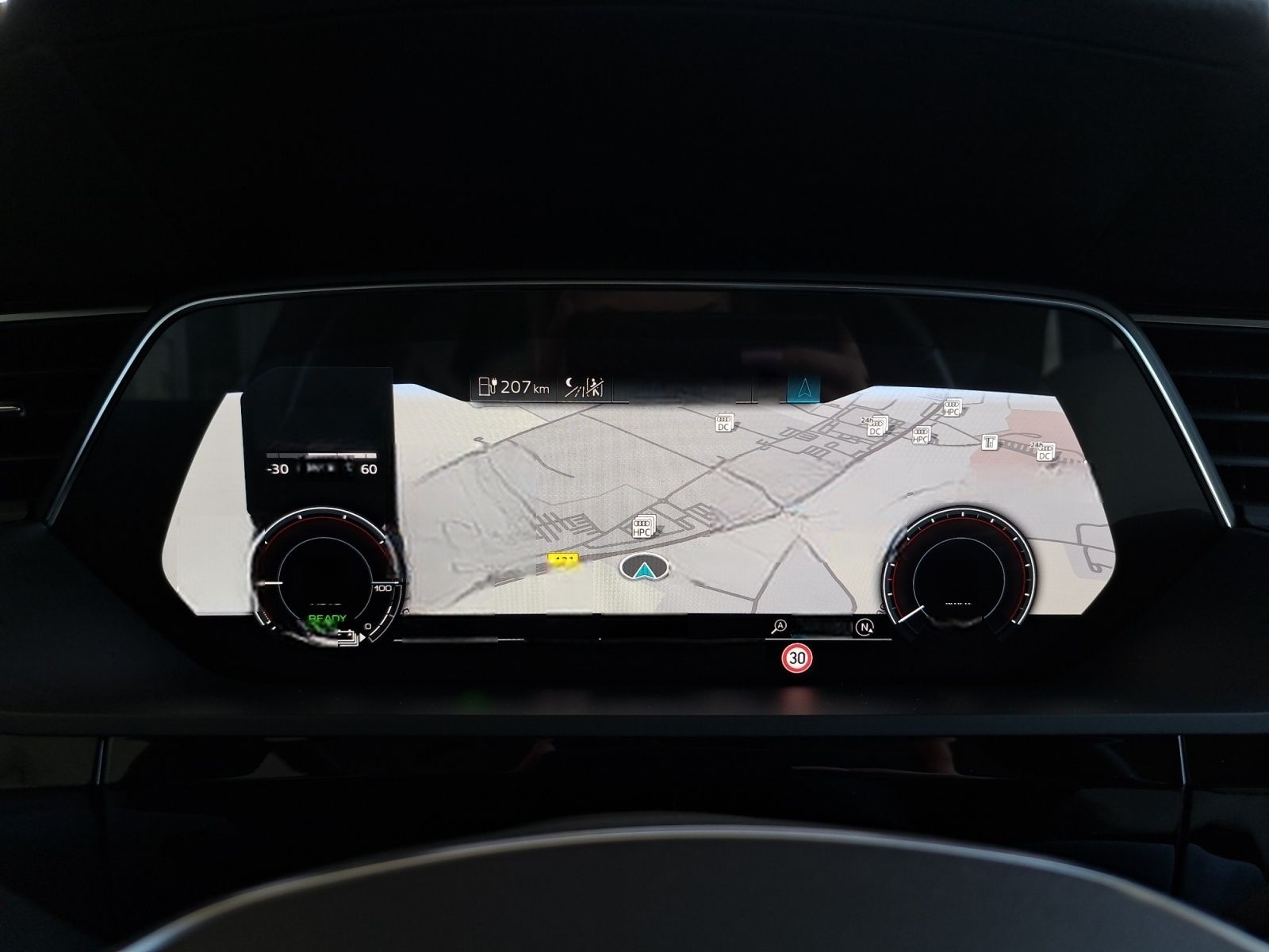 Audi e-tron advanced 55 quattro PANO AHK HEAD KAM MAT foto 20
