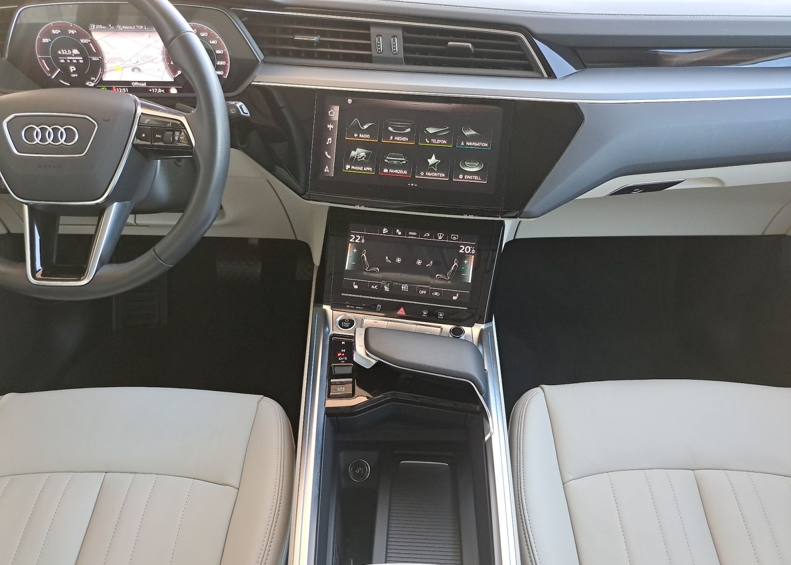 Audi e-tron advanced 55 quattro PANO AHK HEAD KAM MAT foto 23