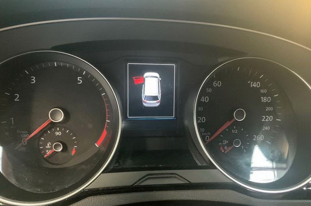 Volkswagen Passat Variant Business 1.5TSI DSG AHK+Nav+LED foto 5