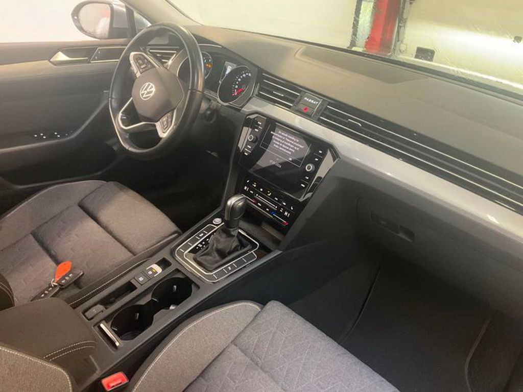 Volkswagen Passat Variant Business 1.5TSI DSG AHK+Nav+LED foto 8