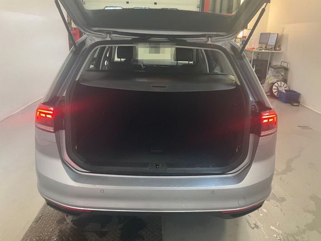 Volkswagen Passat Variant Business 1.5TSI DSG AHK+Nav+LED foto 10