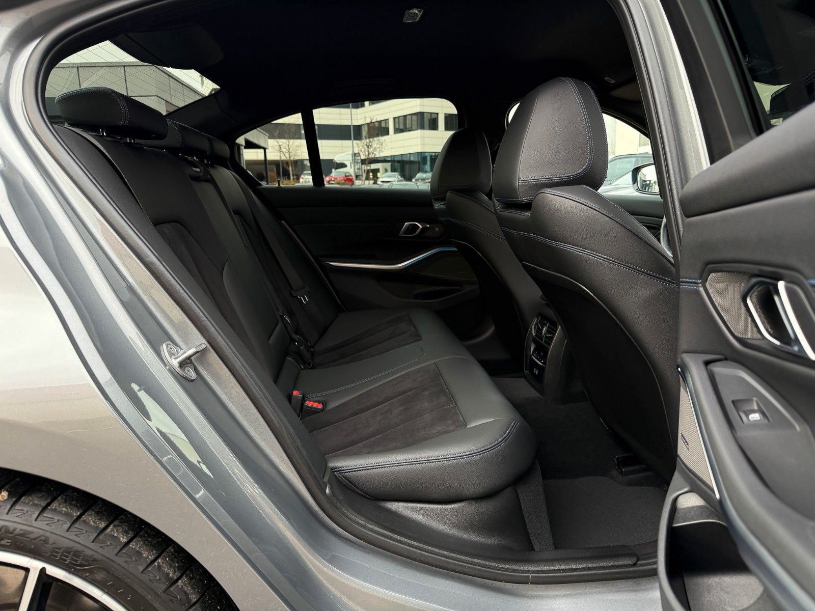 BMW 320d xD M Sport 19" h/k HuD StHz ACC Ambiente foto 12