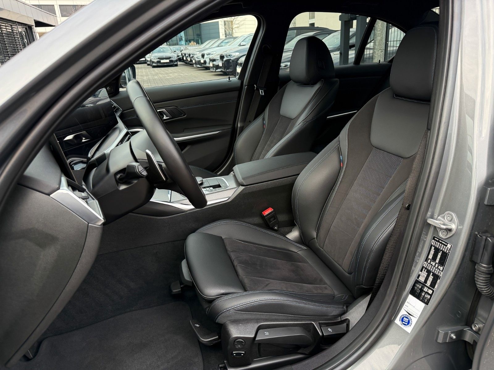 BMW 320d xD M Sport 19" h/k HuD StHz ACC Ambiente foto 25